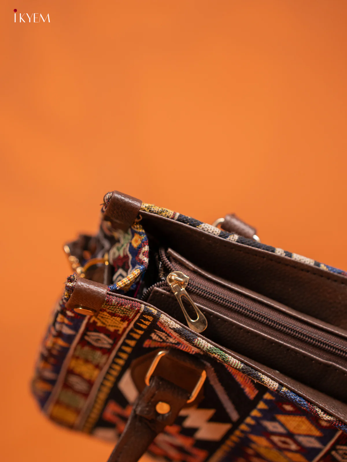 Jacquard Handbag and Leather Sling & Small Pouch with 1 compartment - Multicolour - KE16432 - Image 3
