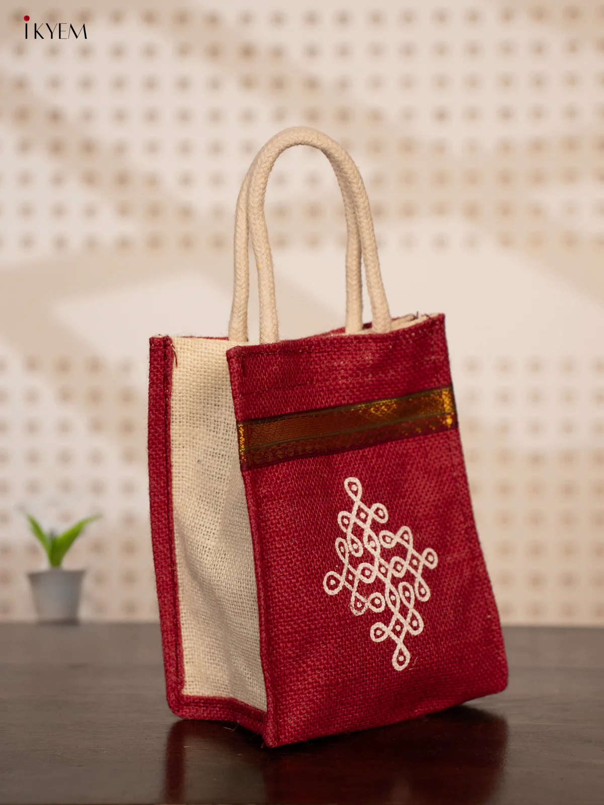 Jute bag Kolam designs with Zari - Maroon - KE21119 - Image 2