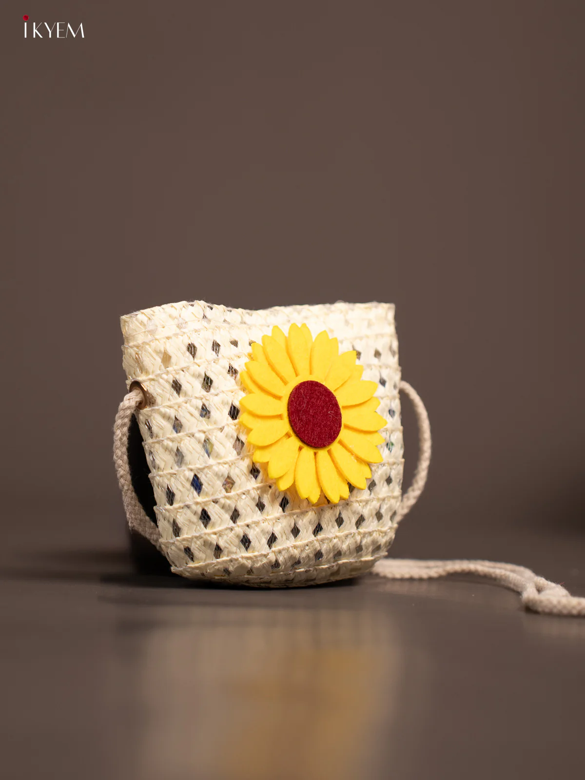 Beach Sling Bag For kids - White - KE21348 - Image 4
