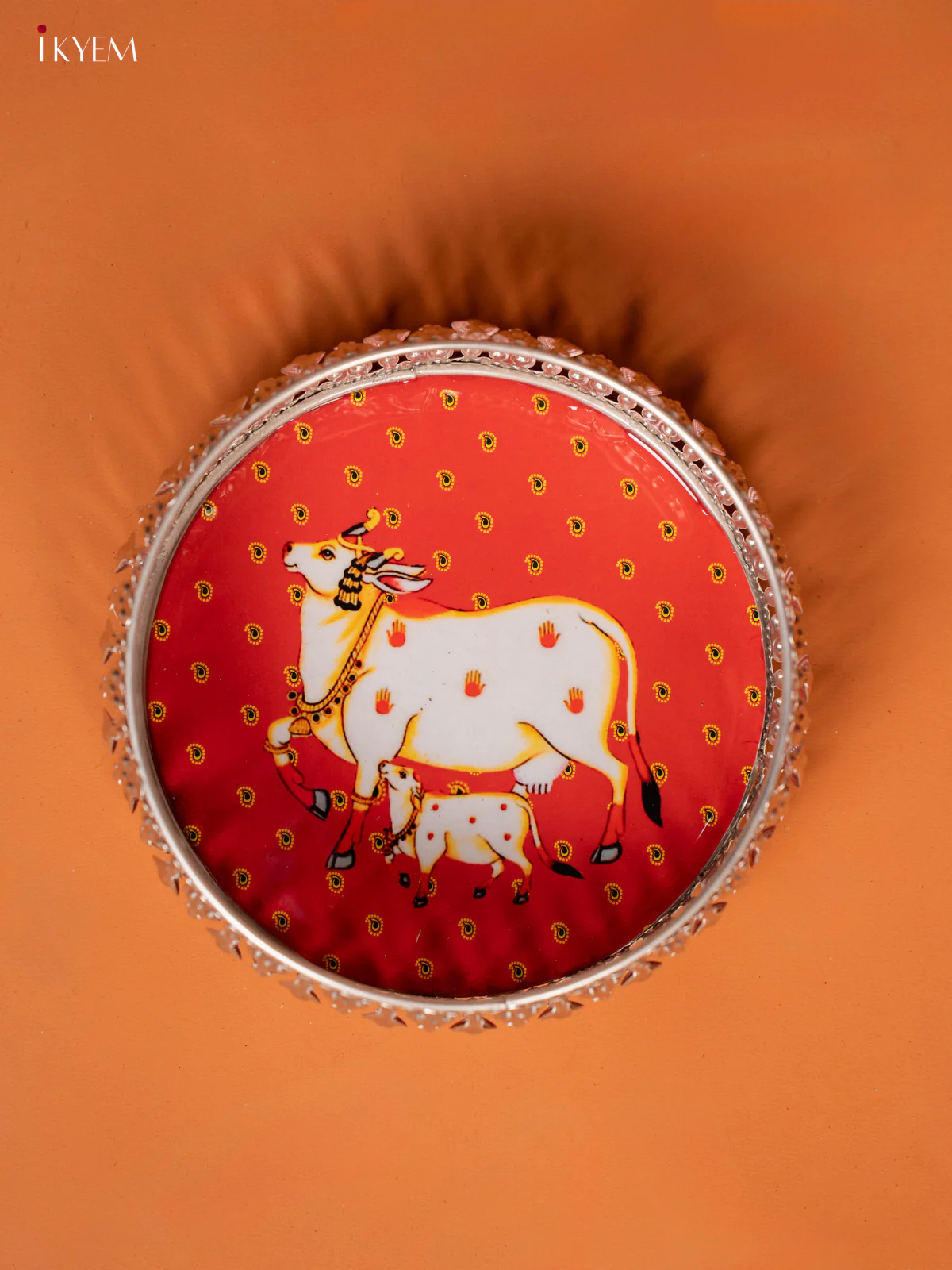 Digital Printed German Silver Pichwai Tray - Cow & Calf - RED (6 inch) - KE28111 - Image 3