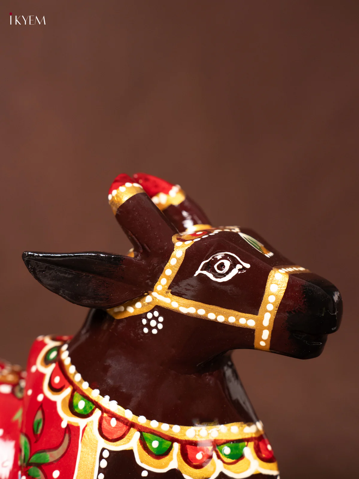 Wooden Craved Nandhi - Red - KEA1056 - Image 2