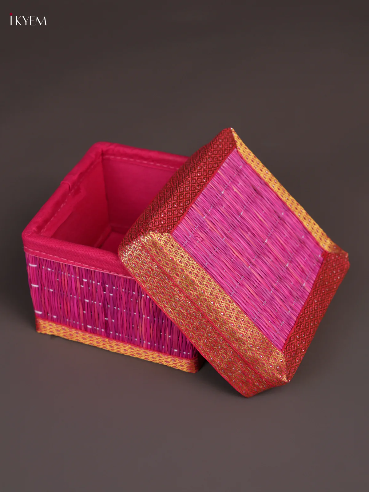 Square Korai Box With Zari Borders - Pink - (4×4) - KEA2817 - Image 2