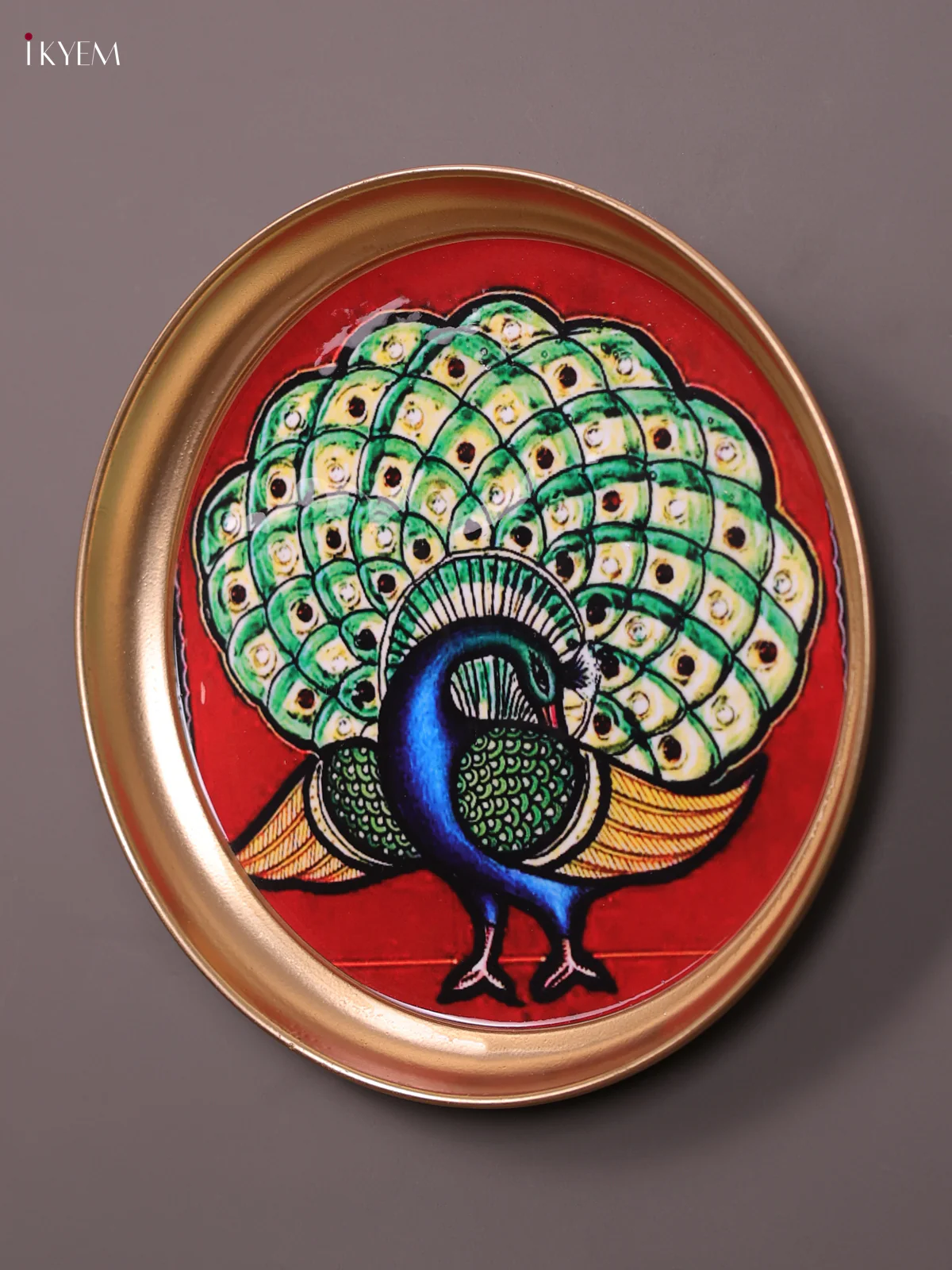 Peacock - Printed Brass Coated Plate With Hook Red - 8 inch - Image 3