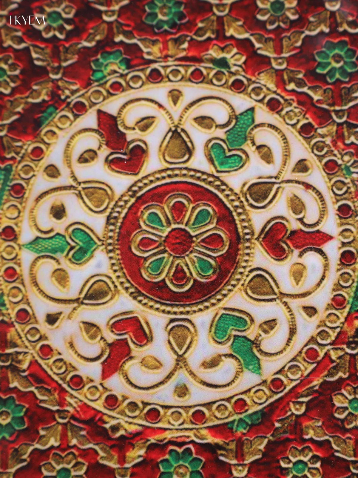 Floral - Printed Brass Coated Plate With Hook Maroon - 8 inch - Image 2