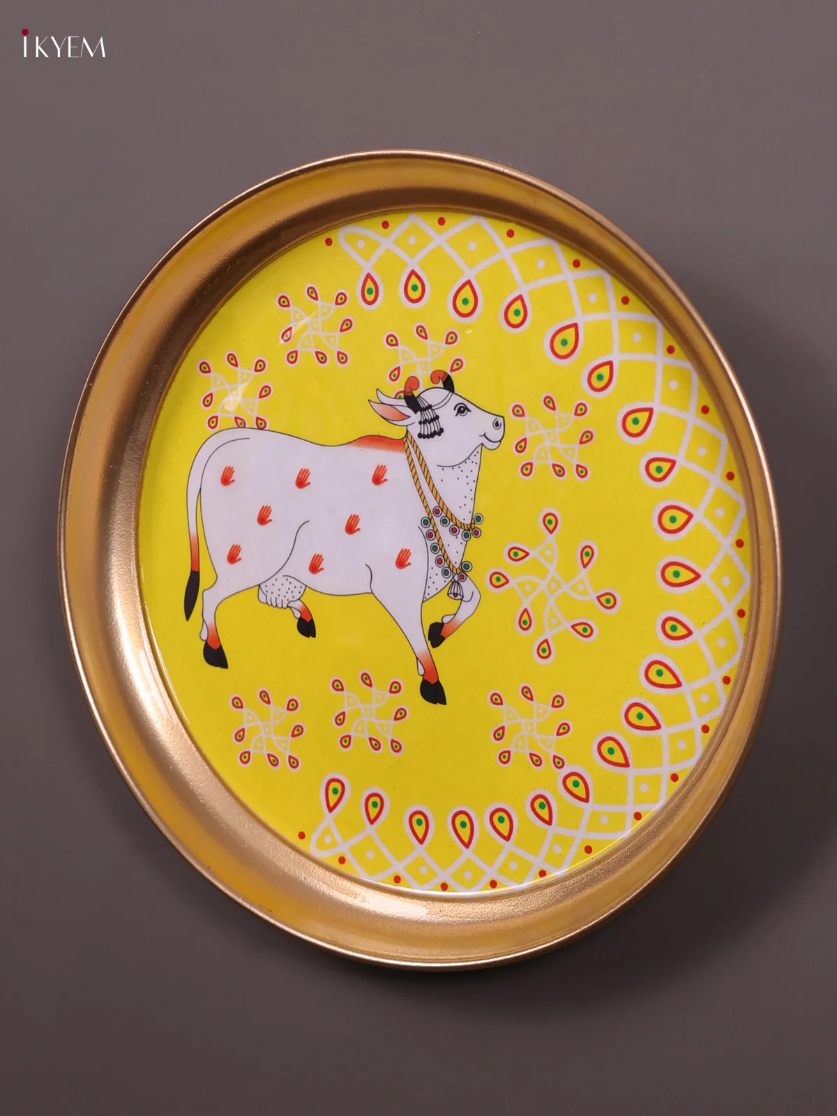 Cow - Printed Brass Coated Plate With Hook Yellow - 8 inch - Image 3
