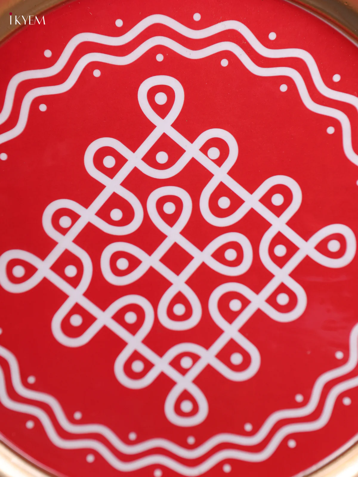 Sikku Kolam - Printed Brass Coated Plate With Hook Red - 8 inch - Image 2