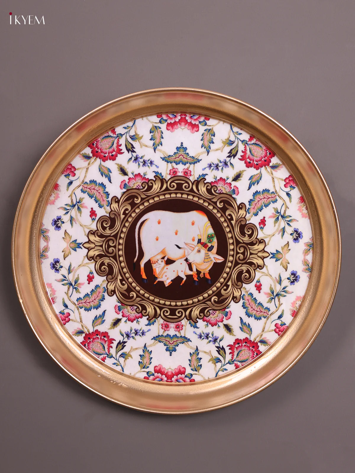 Cow & Claf - Printed Brass Coated Plate With Hook Cream - 8 inch