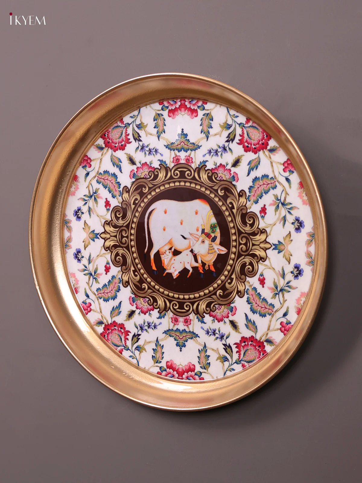 Cow & Claf - Printed Brass Coated Plate With Hook Cream - 8 inch - Image 3