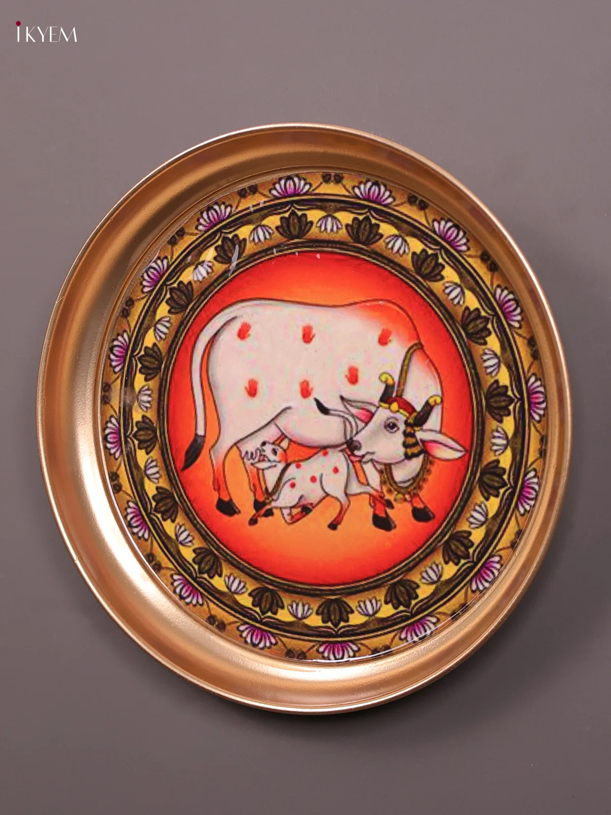 Cow & Claf - Printed Brass Coated Plate With Hook Orange & Yellow - 8 inch - Image 3
