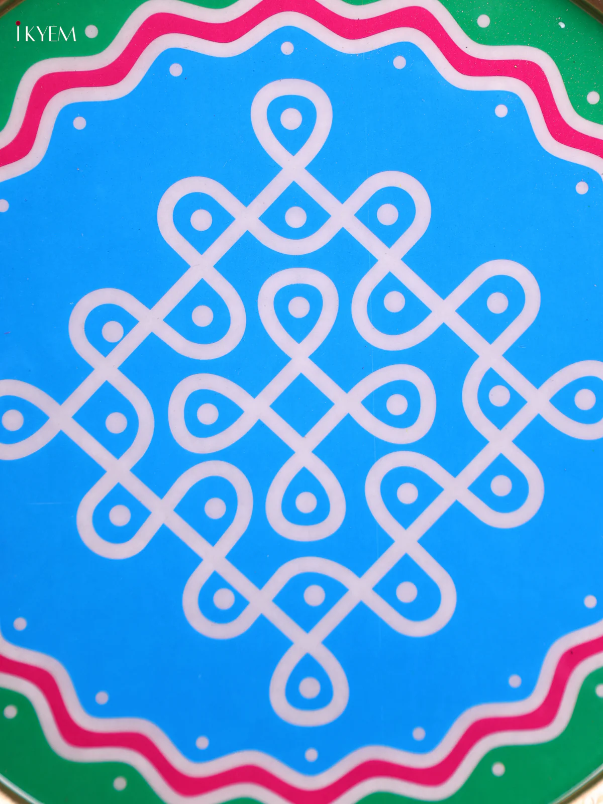 Sikku Kolam - Printed Brass Coated Plate With Hook Blue & Green - 8 inch - Image 2