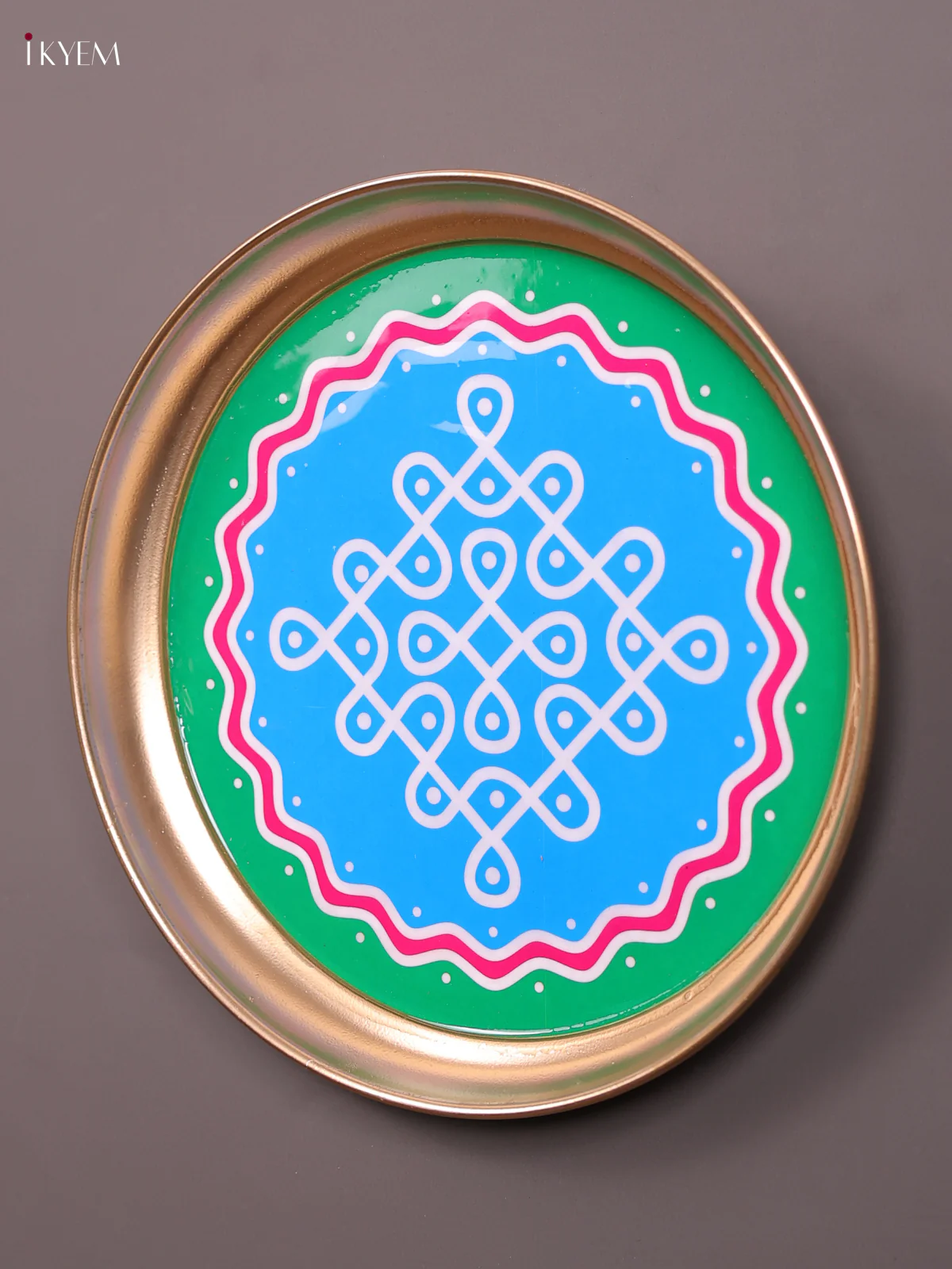Sikku Kolam - Printed Brass Coated Plate With Hook Blue & Green - 8 inch - Image 3