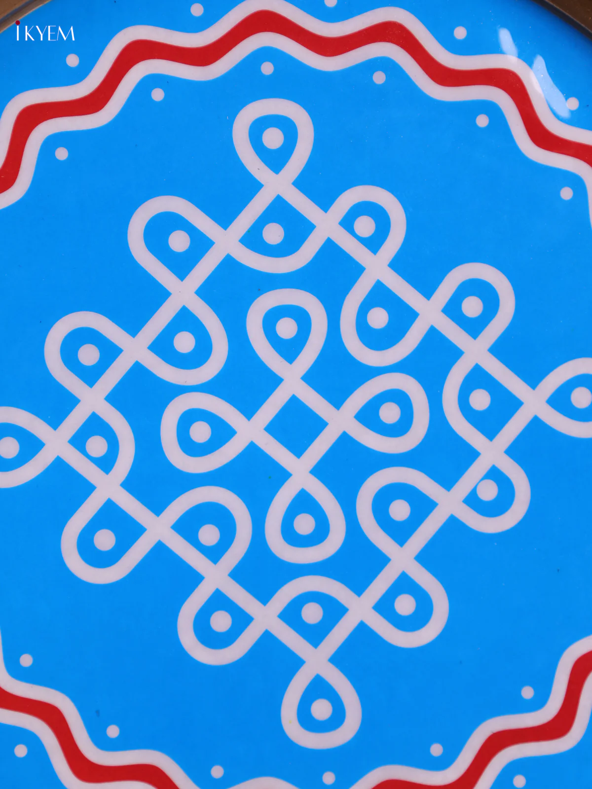Sikku Kolam - Printed Brass Coated Plate With Hook Blue - 8 inch - Image 2