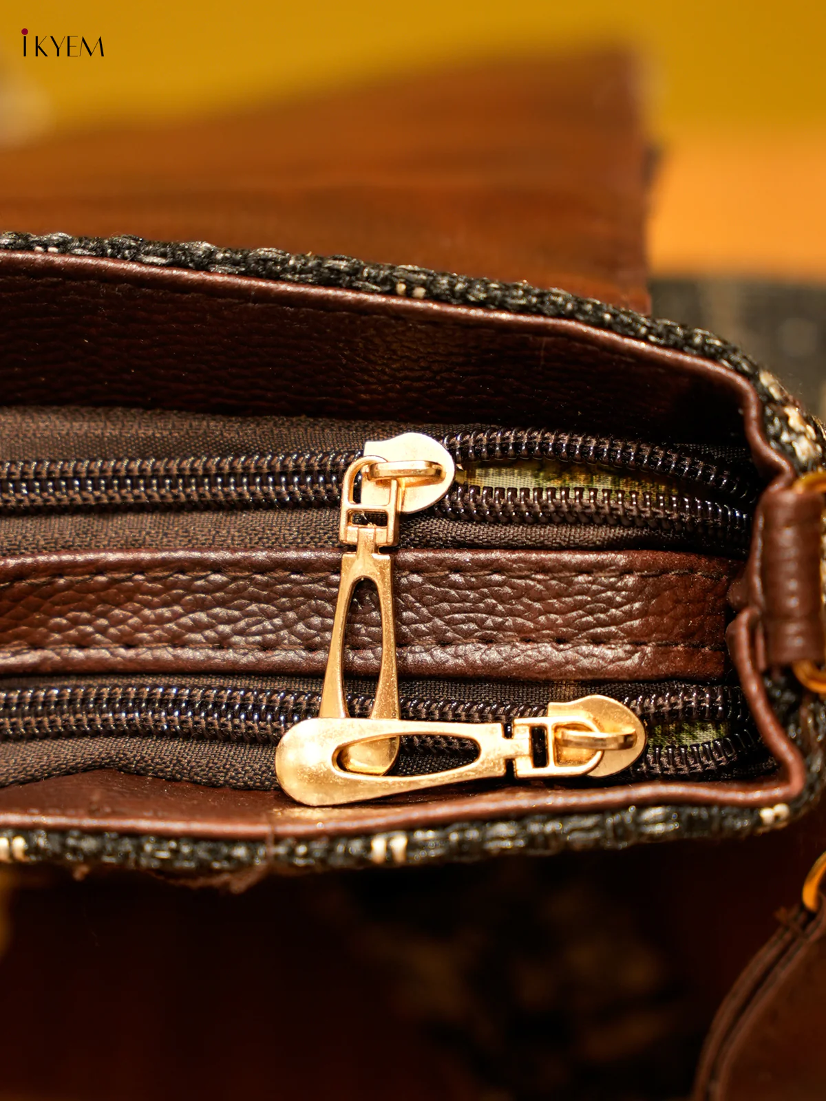 Printed Sling Bag - Black - Image 3