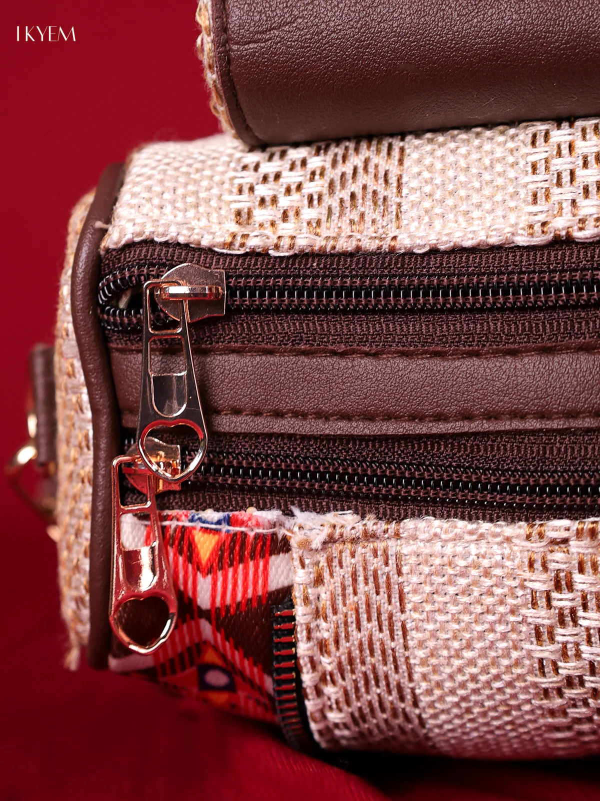 Printed Sling Bag -Cream & Red - Image 3