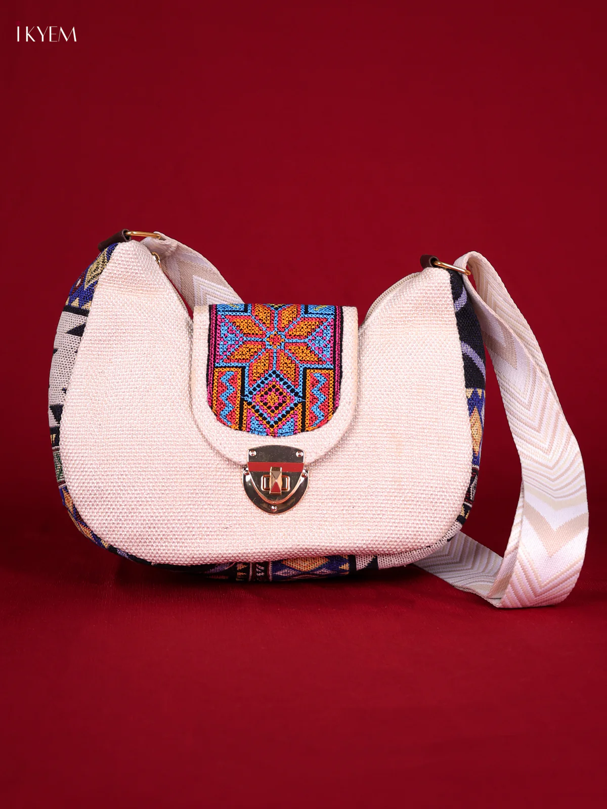 Printed Sling Bag - Cream