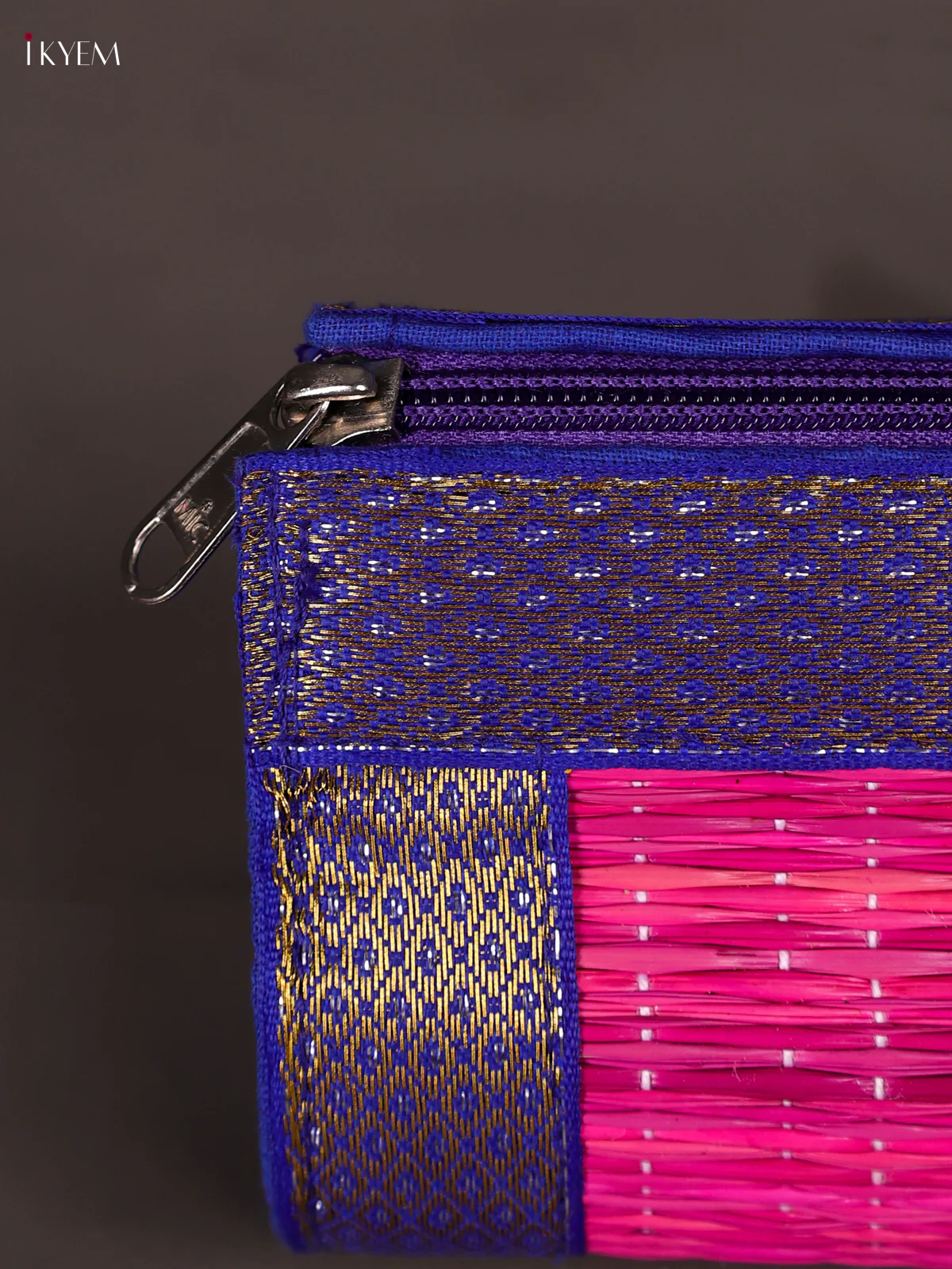 Korai Purse With Zari Border - Pink-KEE12007 - Image 2