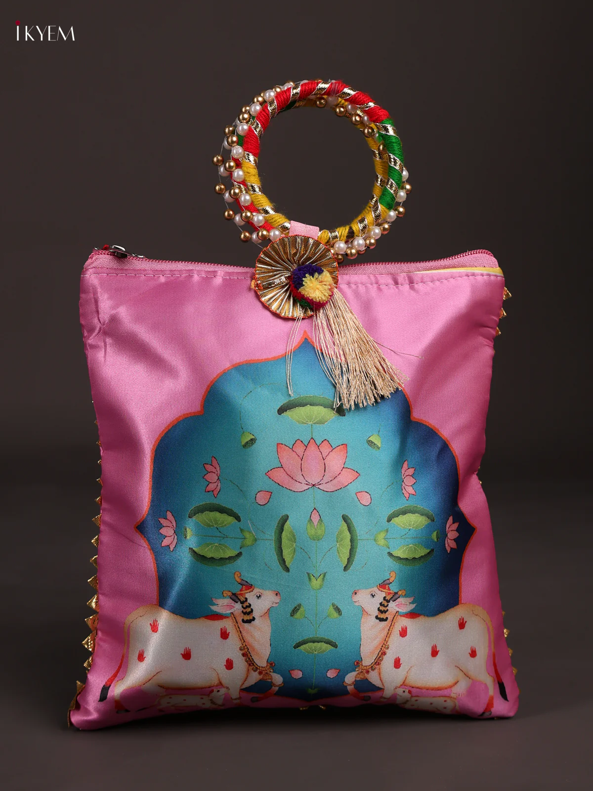 PICHWAI DIGITAL PRINTED GIFT BAG WITH BANGLE HANDLE - BABY PINK-KEE14009