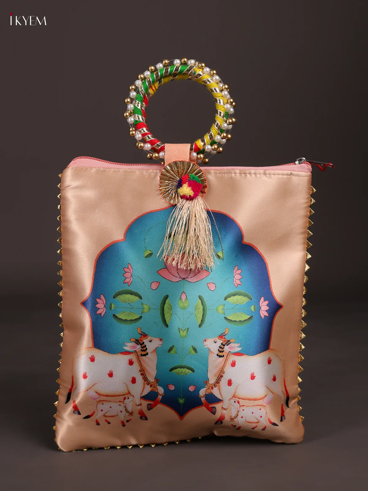 PICHWAI DIGITAL PRINTED GIFT BAG WITH BANGLE HANDLE - SANDAL-KEE14011