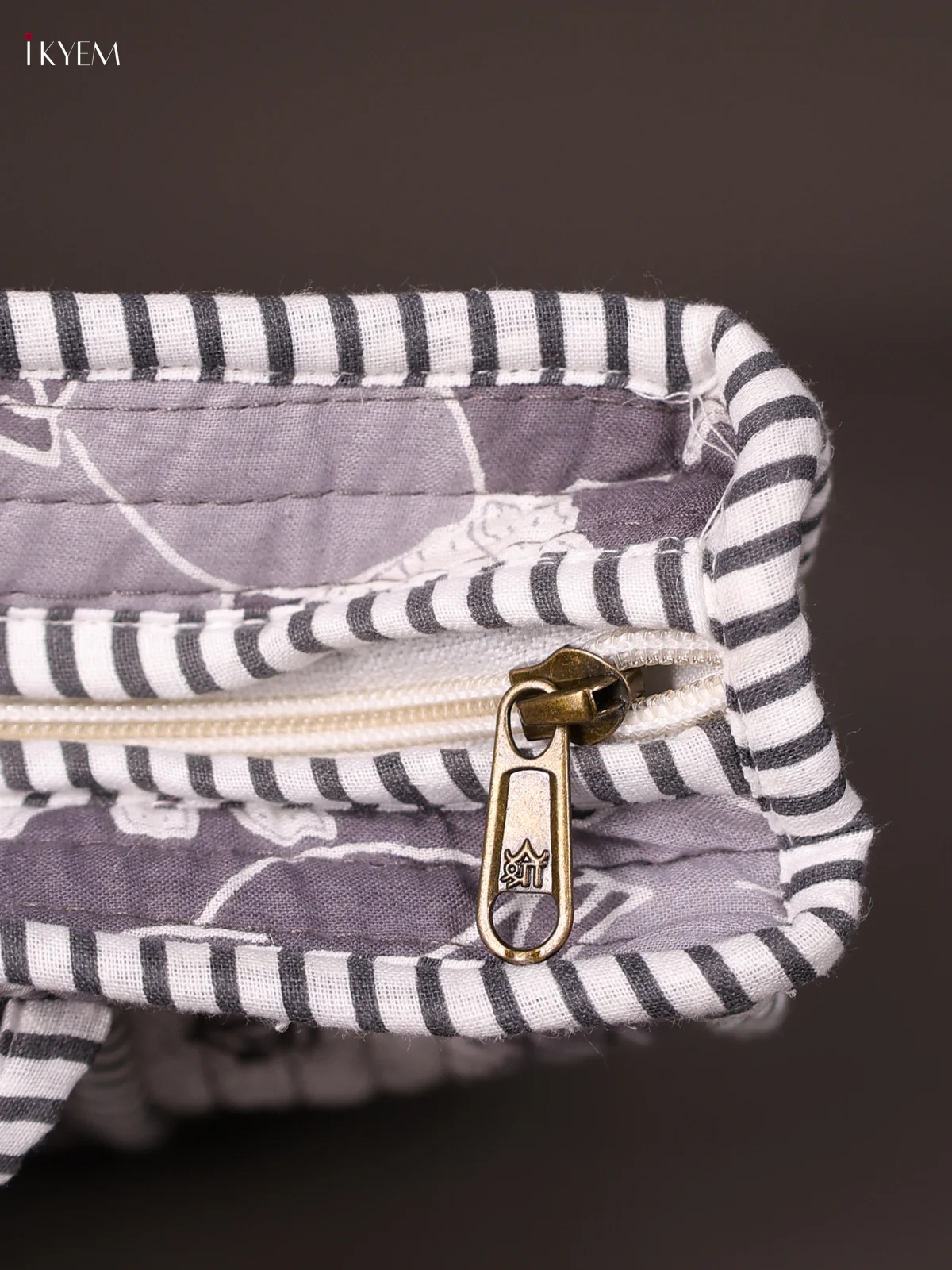 Printed Hand Bag- Grey-KEE16071 - Image 3