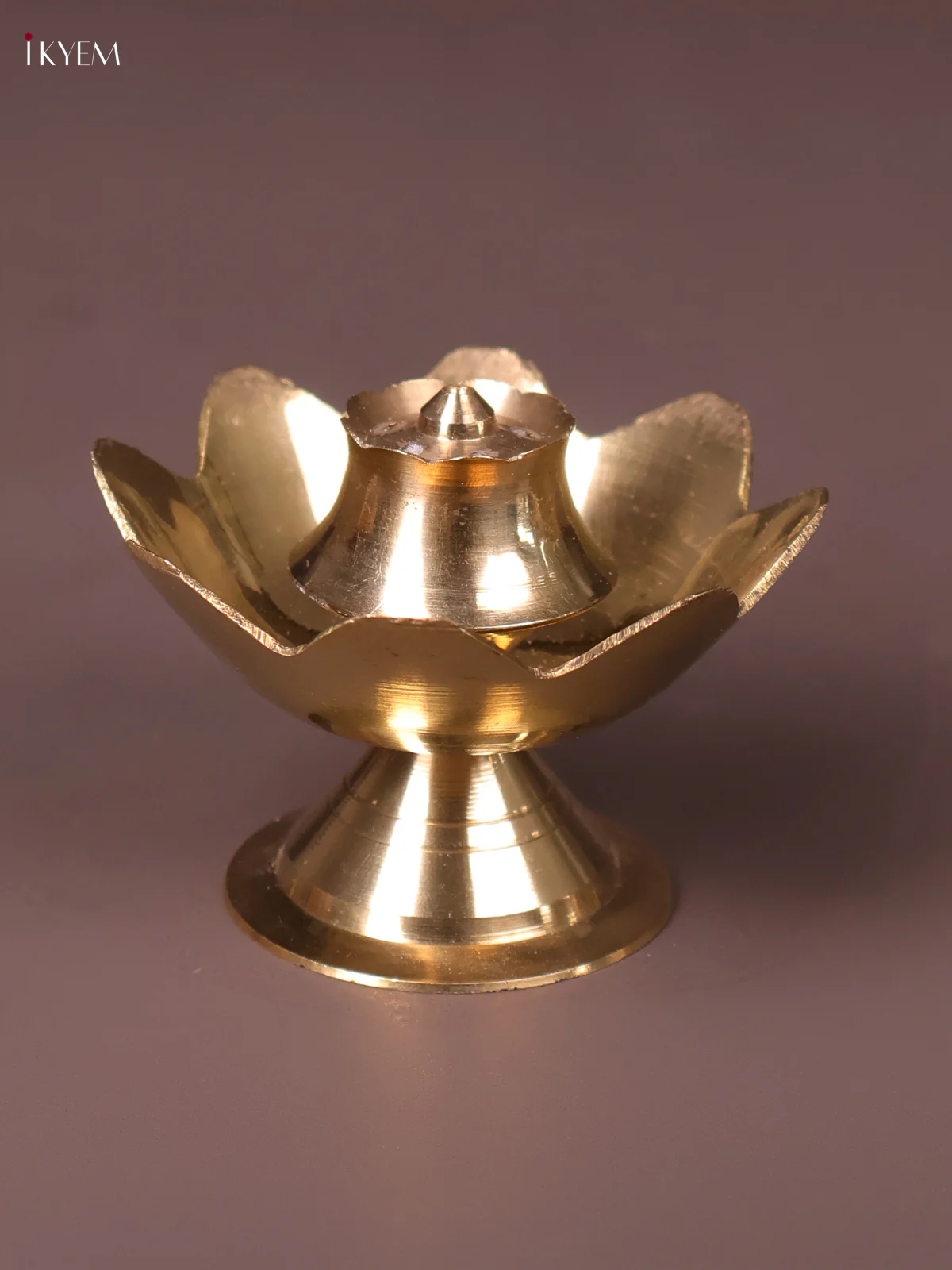 Brass kamal Agarabathi Stand 2 Inch-KEF10047