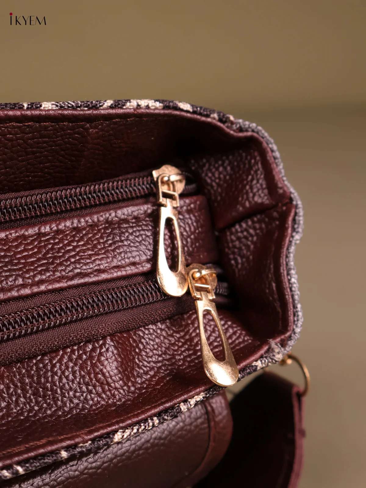 Printed Sling Bag - Ash & Black-KEG04061 - Image 3