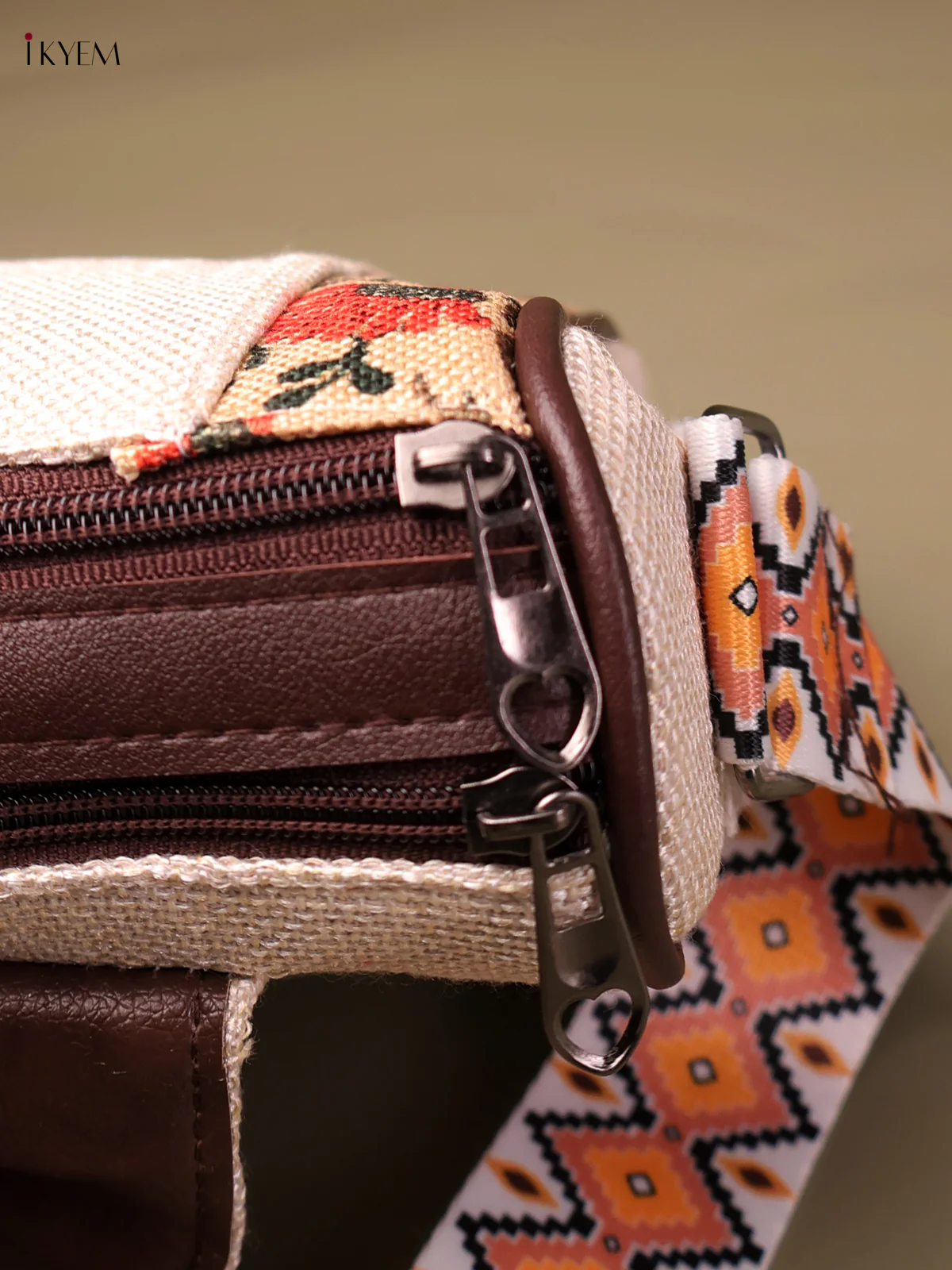 Printed Sling Bag - Cream & orange-KEG04070 - Image 3
