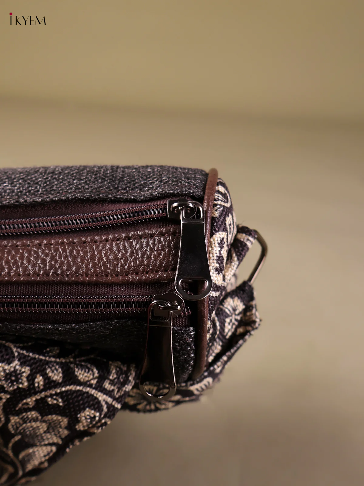Printed Sling Bag -Balck & Cream-KEG04097 - Image 3