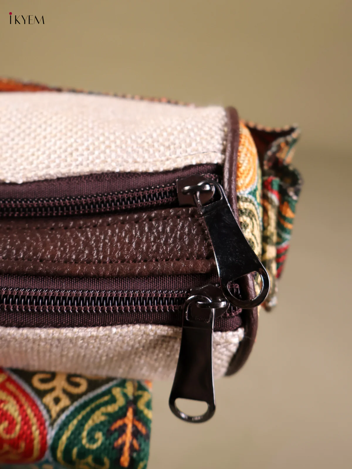 Printed Sling Bag - Cream & Red-KEG04101 - Image 3