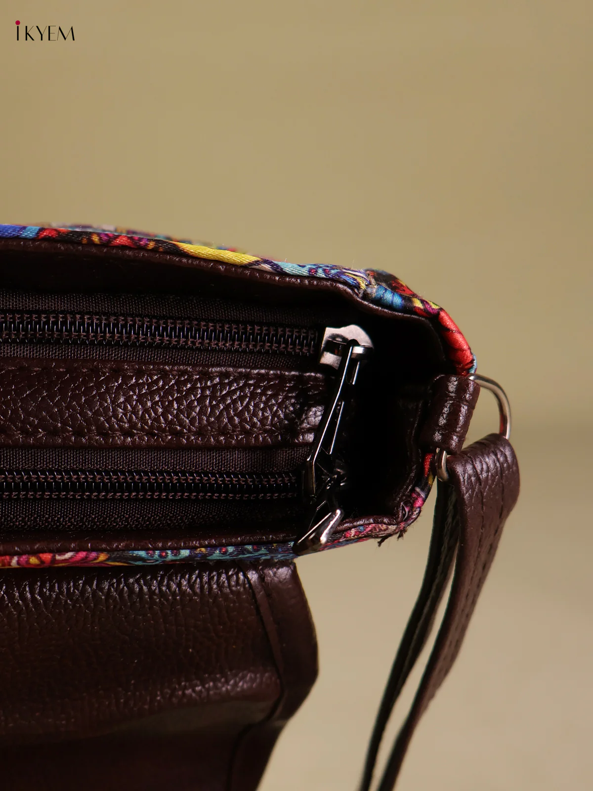 Printed Sling Bag -Multi Color-KEG04150 - Image 3