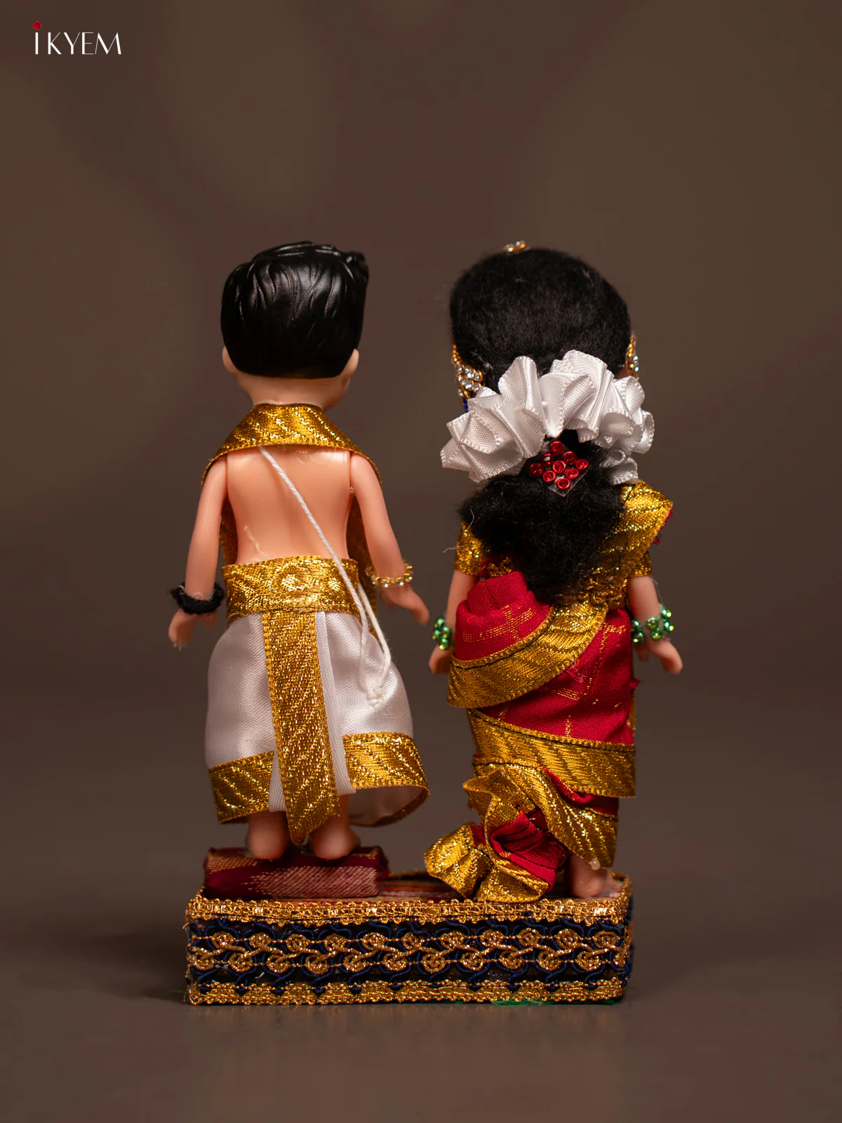 Iyer Couple - Golu Display Doll - 7 Inch - Red & White - KF04183 - Image 3