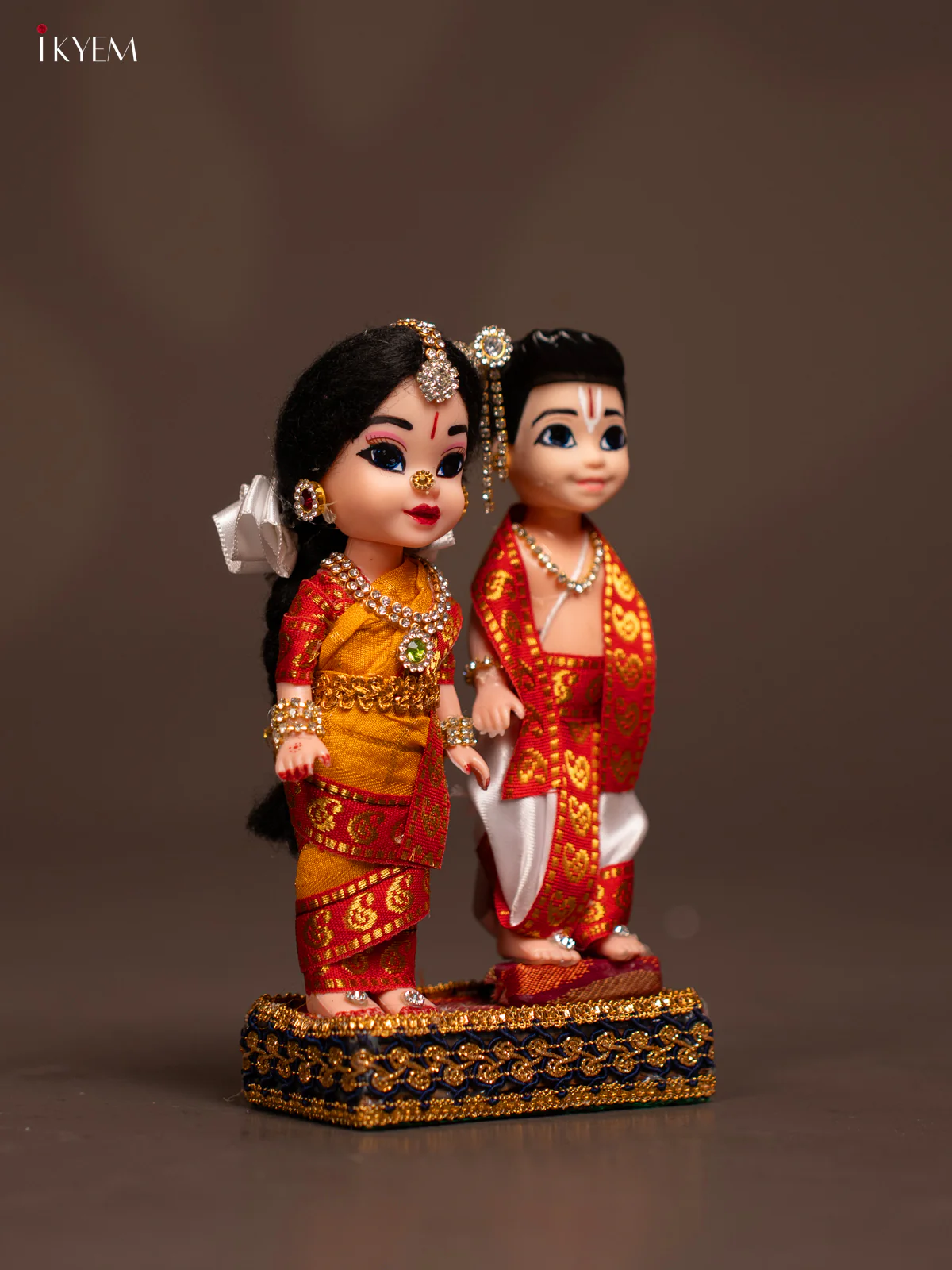 Iyengar Couple - Golu Display Doll - 7 Inch - Yellow & White - KF04186 - Image 2