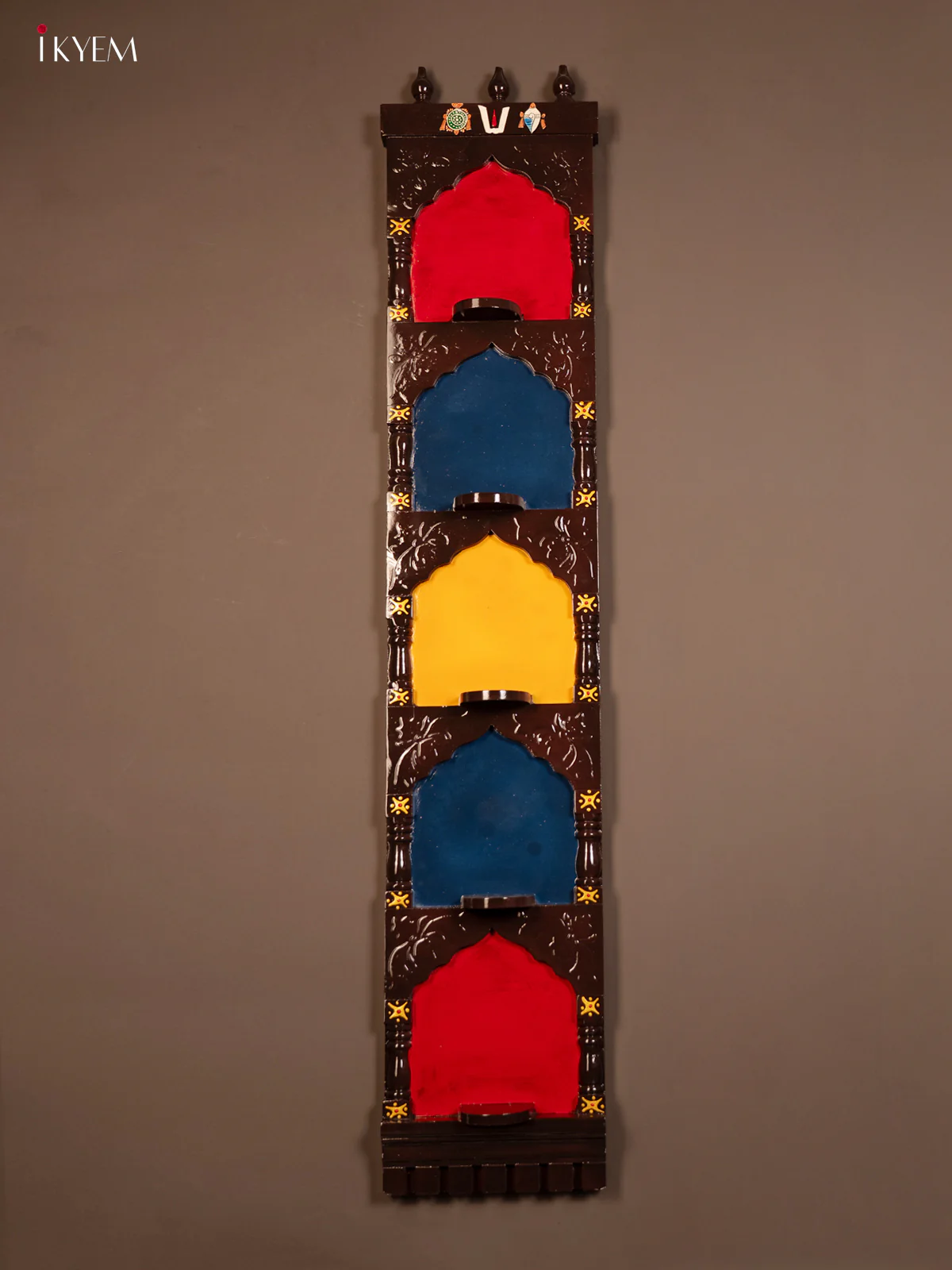 Wooden Hand Painted Frame with 5 Stand - KF07121 - Image 3