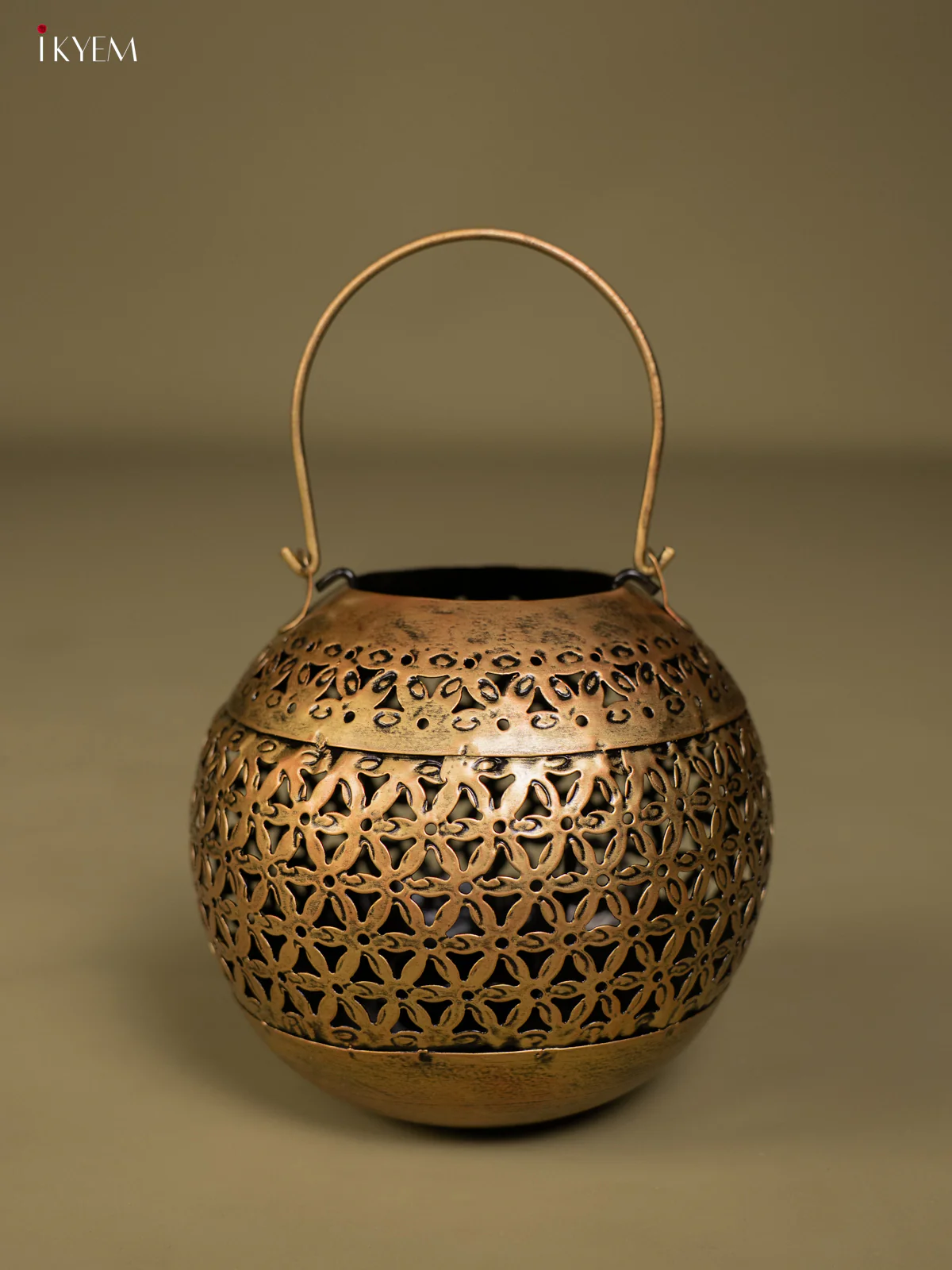 Iron Hanging T-light in Jhaali Pattern with stand - big - KG01139 - Image 2