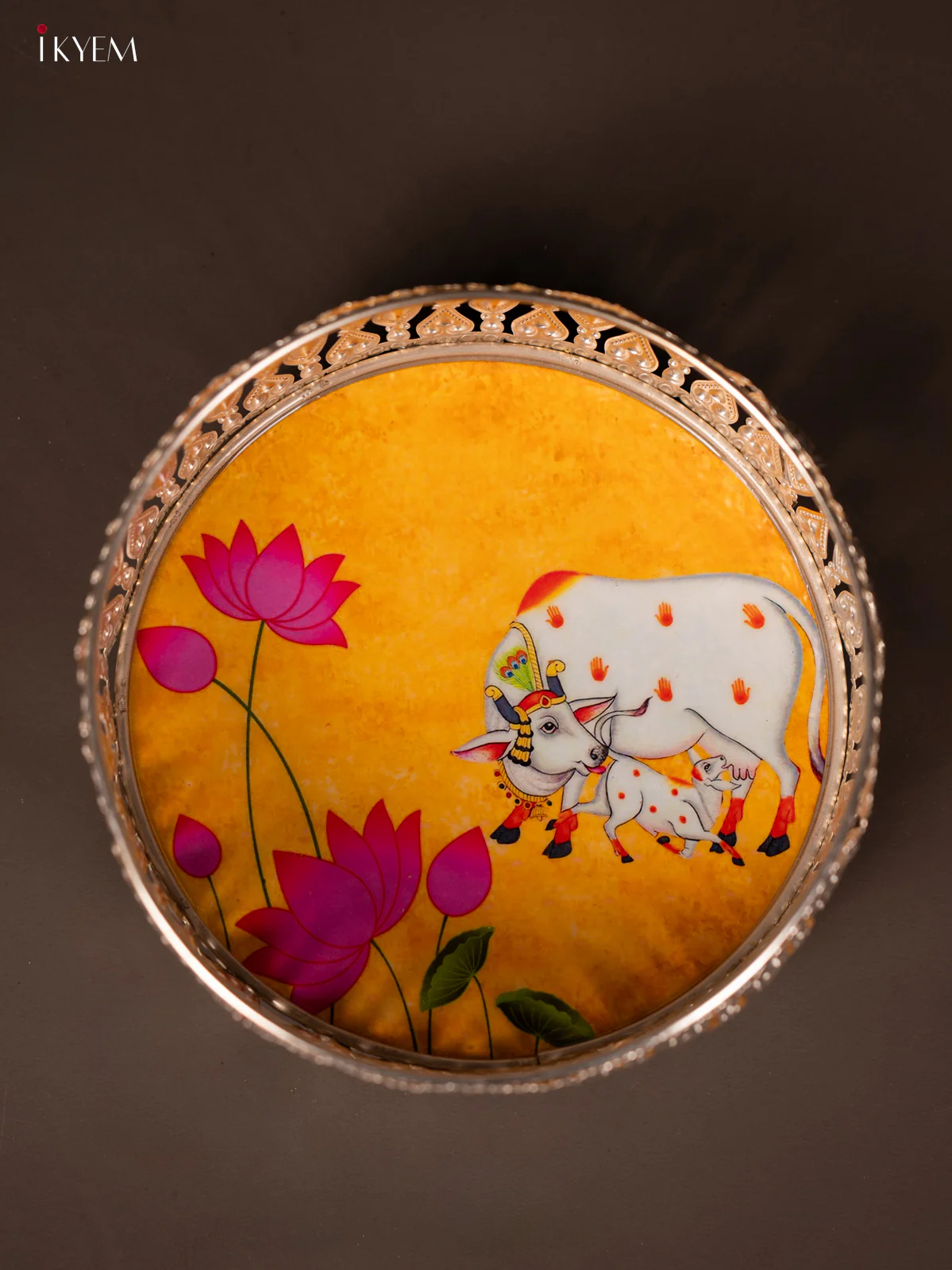 Digital Printed German Silver Tray - Cow & calf yellow - 6 inch - KG23151