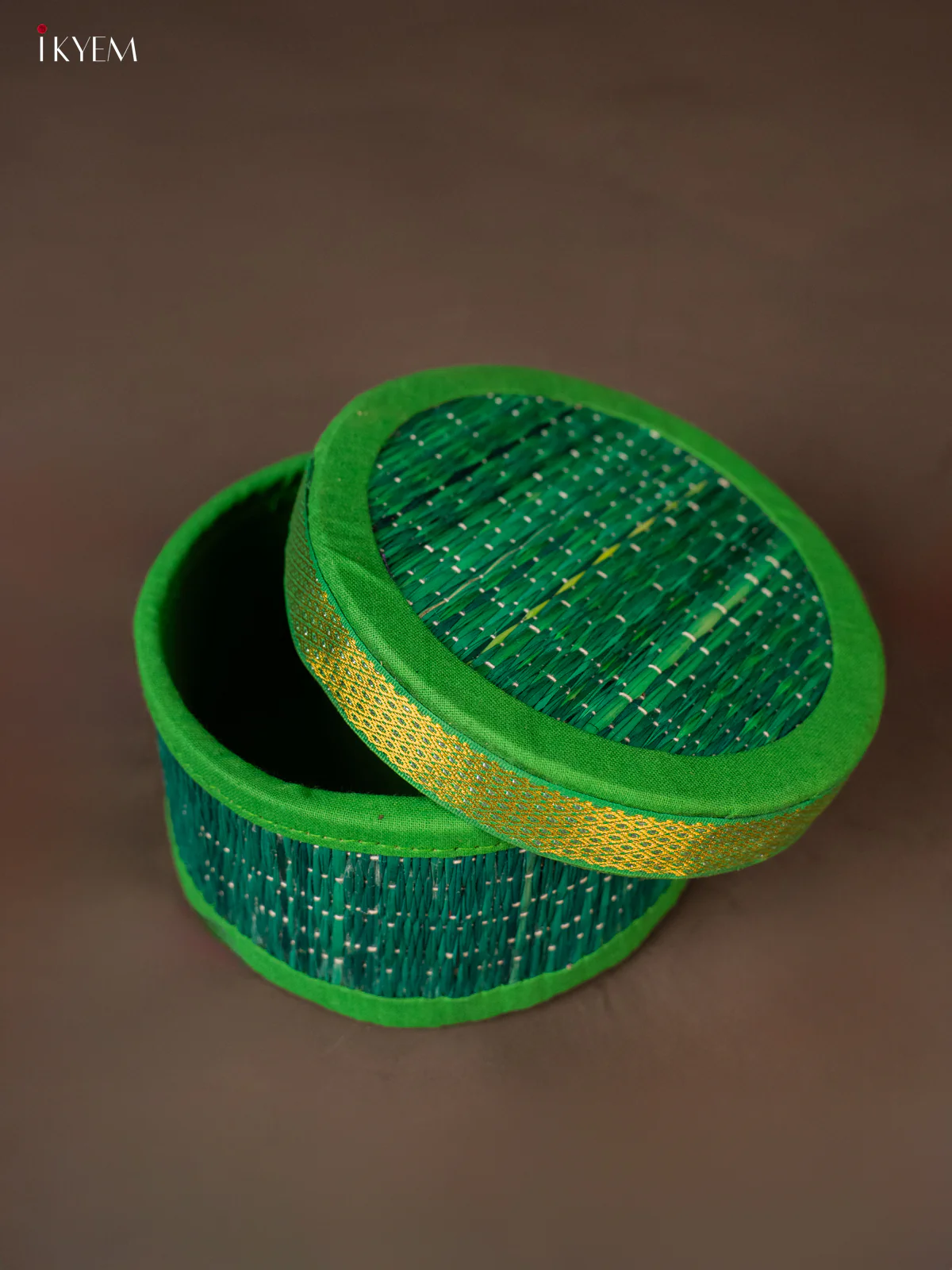 Round  Korai Box with Zari borders - Green - KH01122 - Image 4