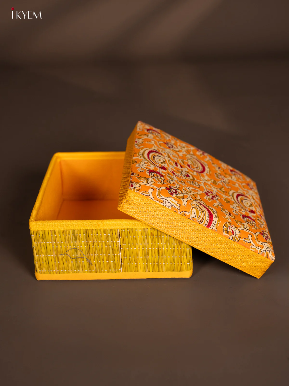 Korai Kalamkari square box - Green - (7.5 x 7.5) Inches - KH14156