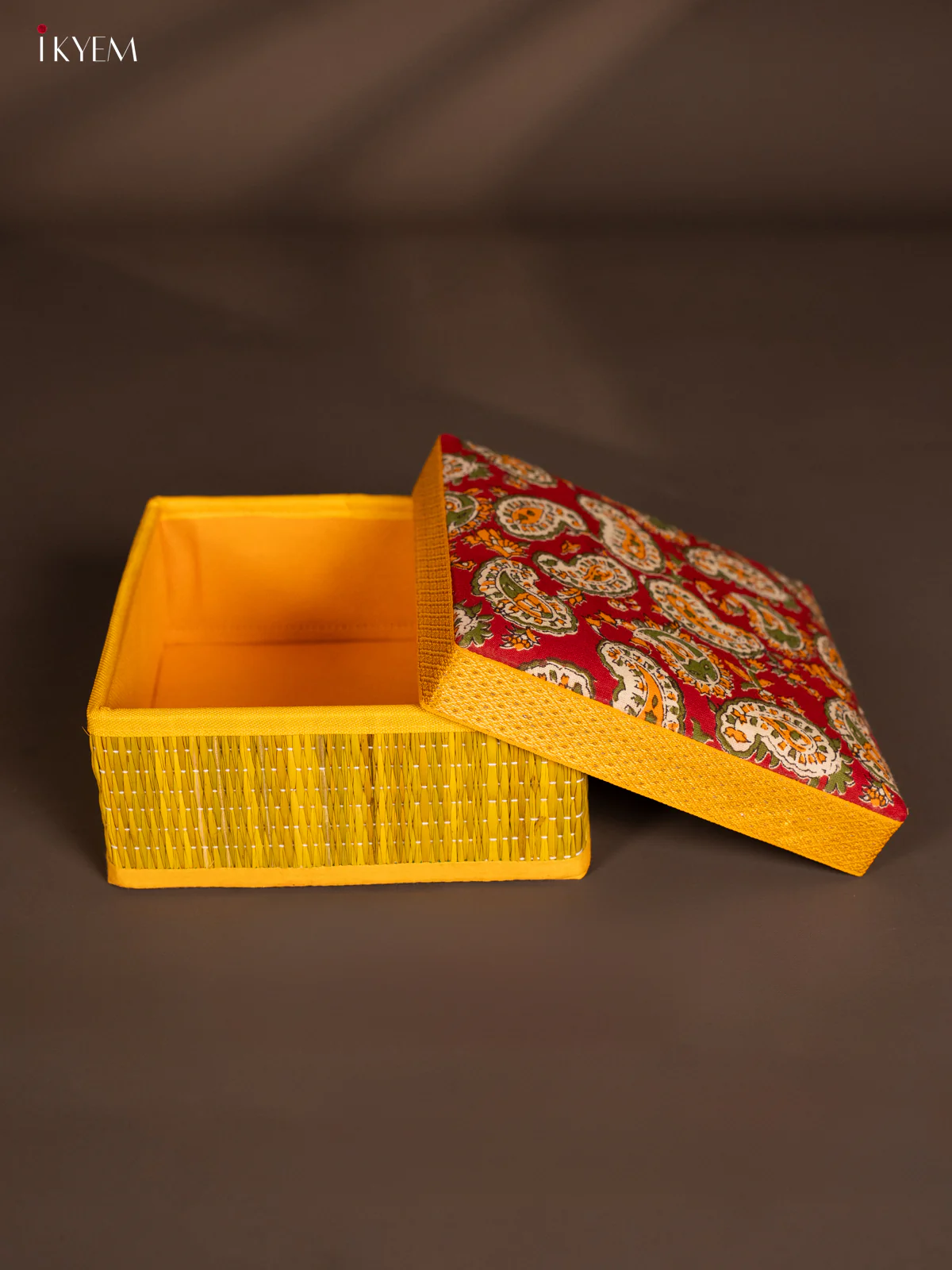 Korai Kalamkari square box - Green - (7.5 x 7.5) Inches - KH14157