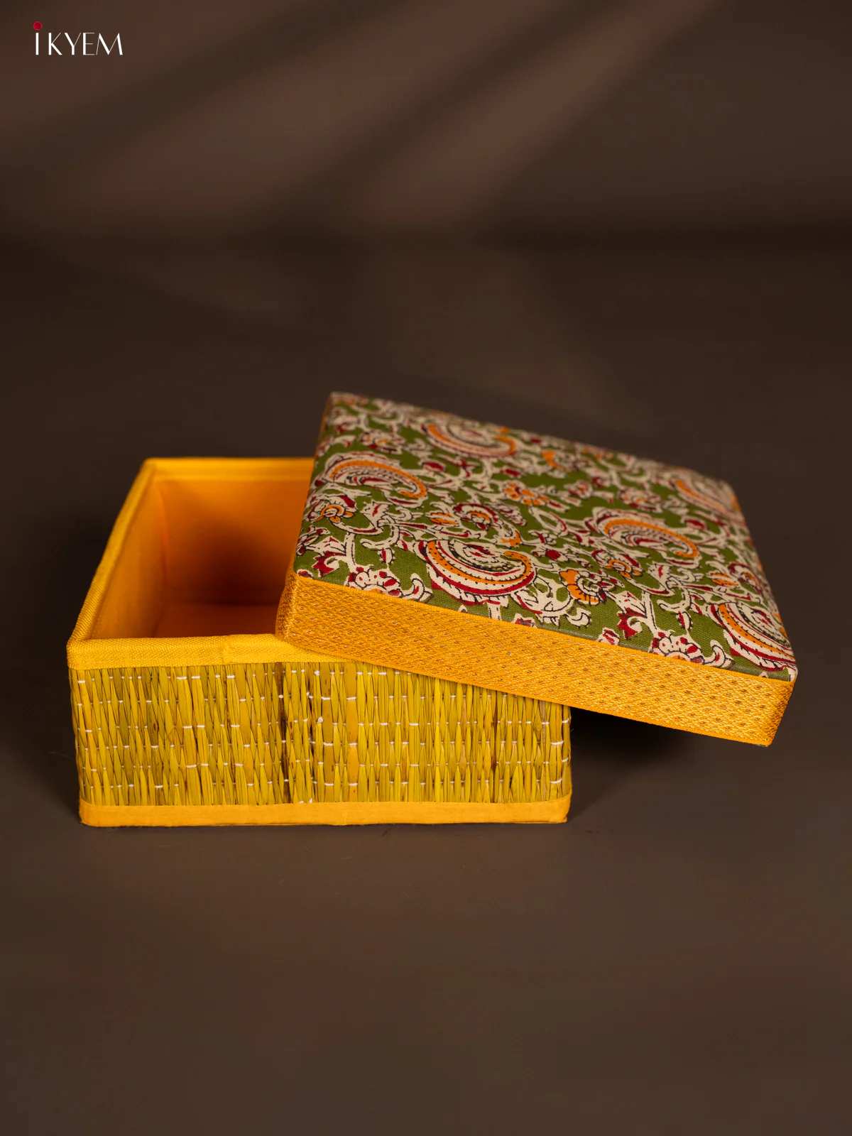 Korai Kalamkari square box - Green - 8*8 Inches - KH14160