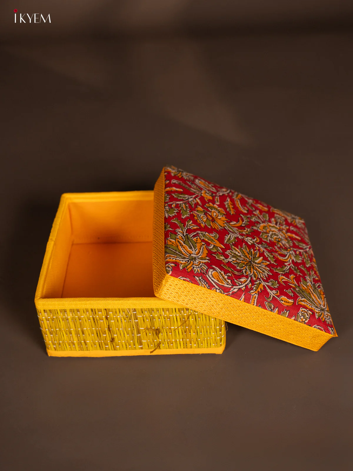 Korai Kalamkari square box - Green - 8*8 Inches - KH14161