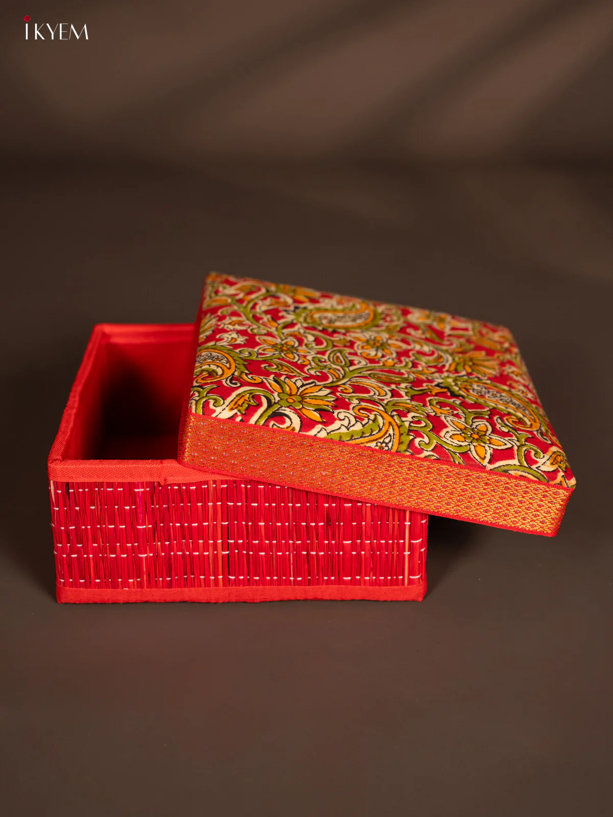 Korai Kalamkari square box - Red - 8*8 Inches - KH14169