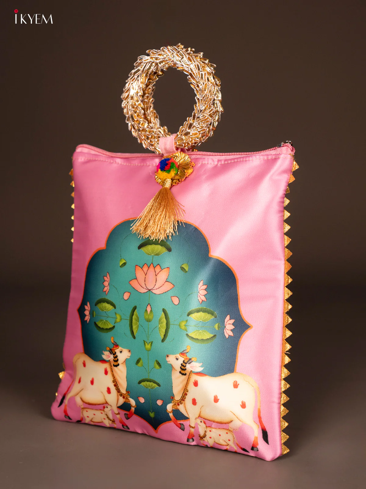 PICHWAI DIGITAL PRINTED GIFT BAG WITH BANGLE HANDLE - BABY PINK- 10 Inches - KH18148 - Image 3