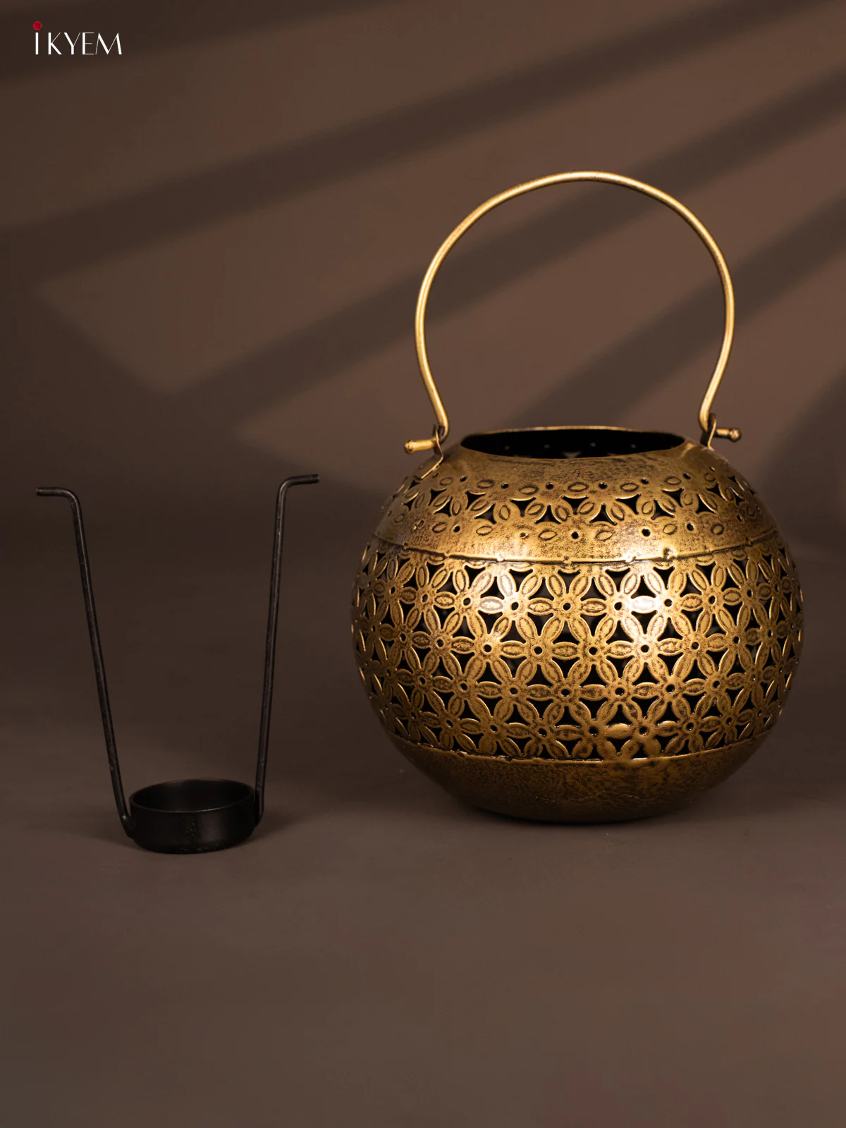 Iron Hanging T-light in Jhaali Pattern - Big - KH21260 - Image 3