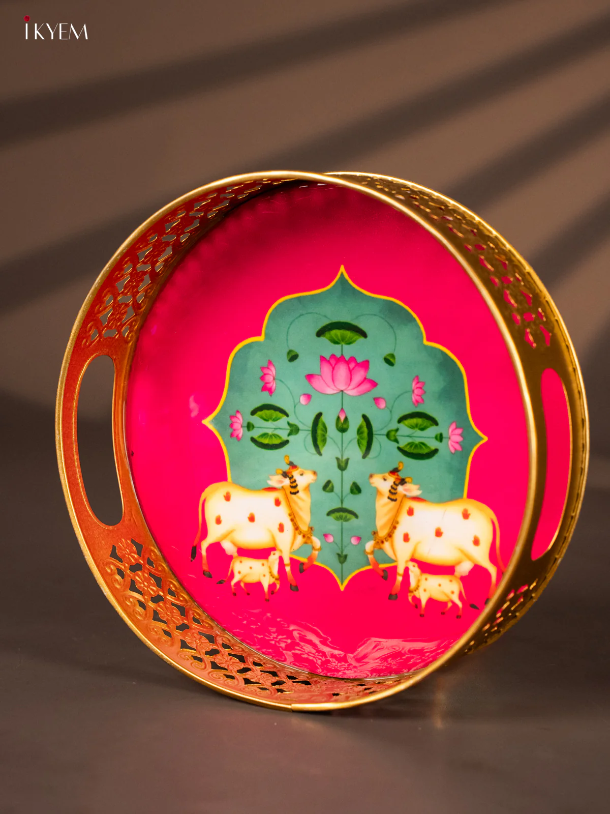 Digital printed Round Metal Tray Cow & Calf - Pink - 8 Inches - KH22130 - Image 4