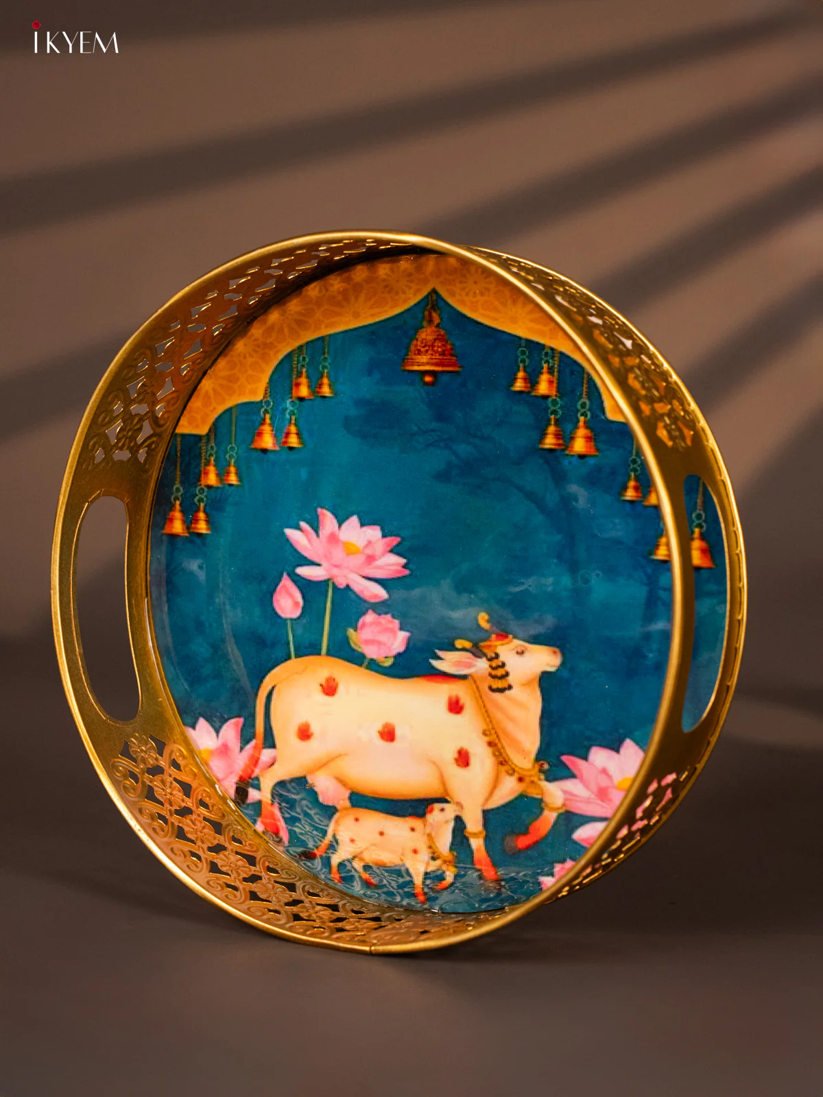 Digital printed Round Metal Tray Cow & Calf - Blue - 8 Inches - KH22132 - Image 4