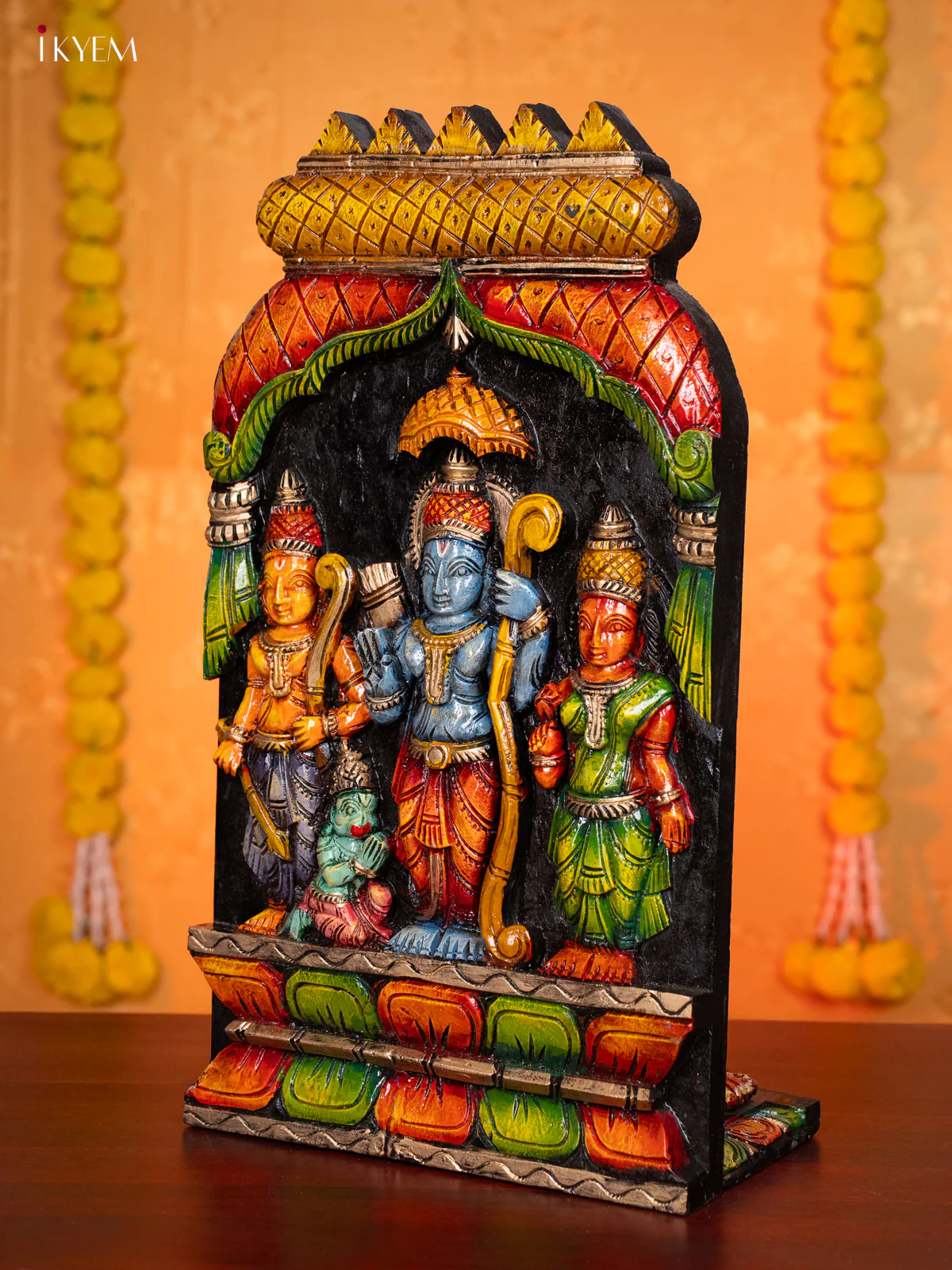 Wooden Hand Carved Painted Ramar Dharbar with Gopuram - KH30114 - Image 5