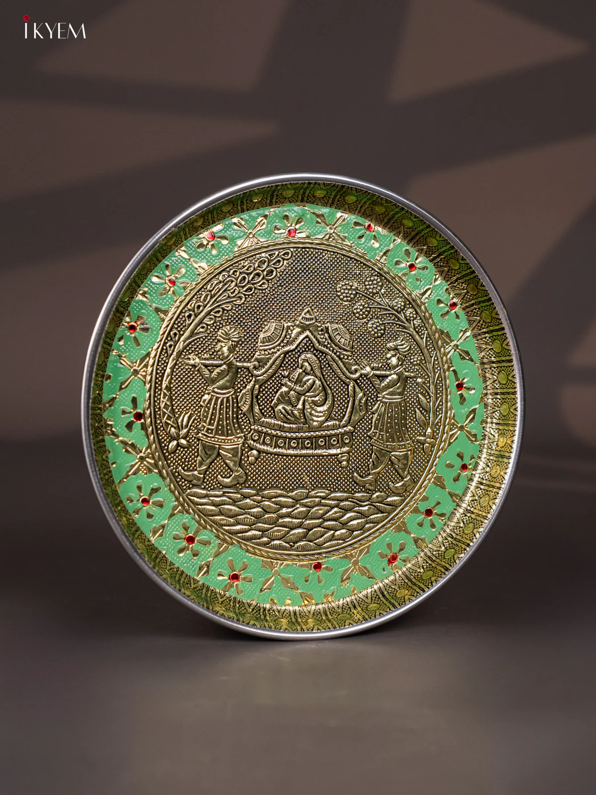 Green Meenakari Plate with Oxidized Pallakku Design - 8 Inches - KI02129 - Image 2