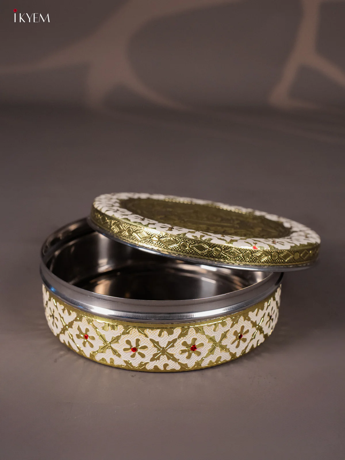 White Meenakari Box with Oxidized Pallakku Design - 7.5 Inches - KI02139 - Image 3