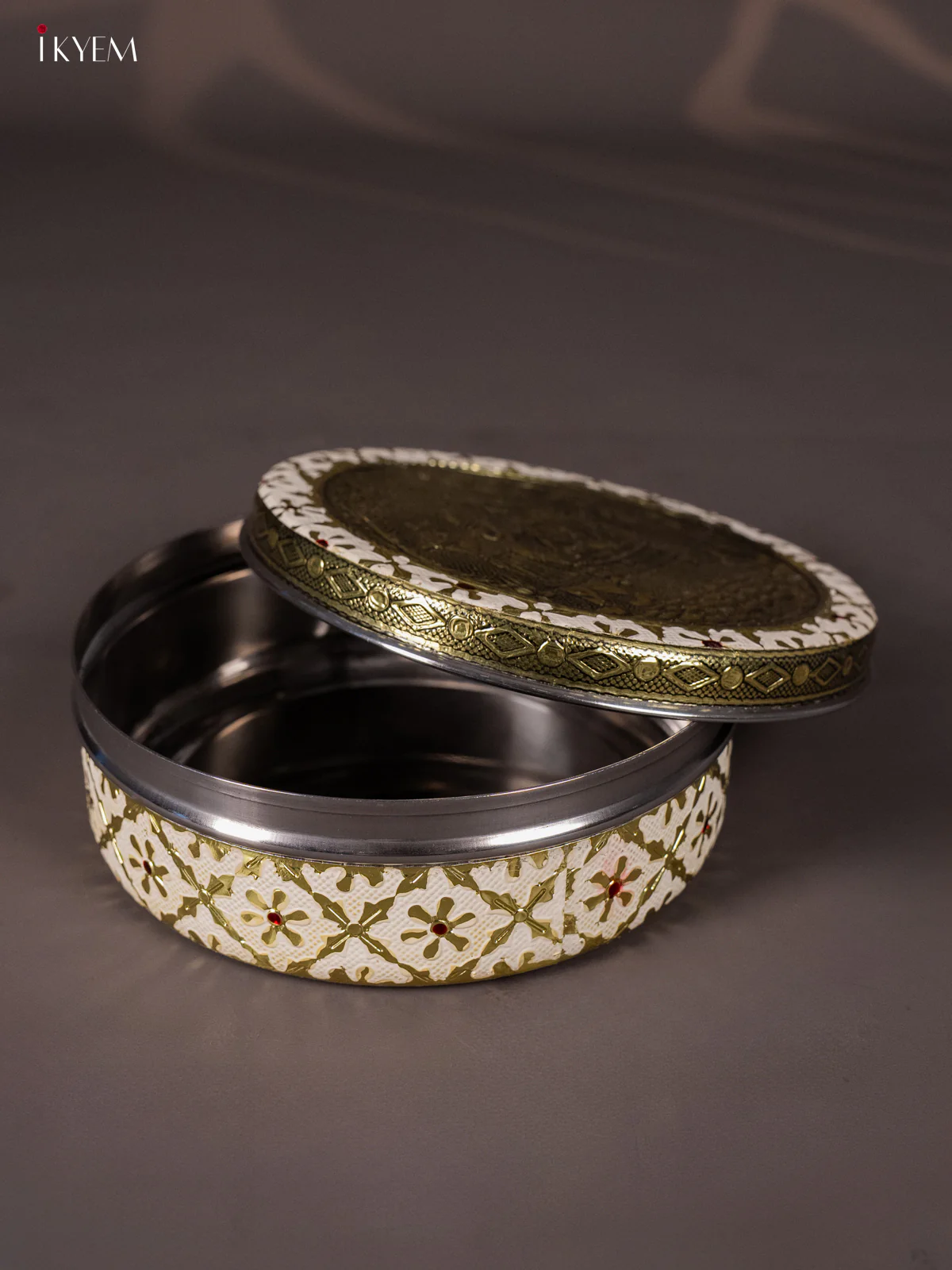 White Meenakari Box with Oxidized Pallakku Design - 7 Inches - KI02140 - Image 3