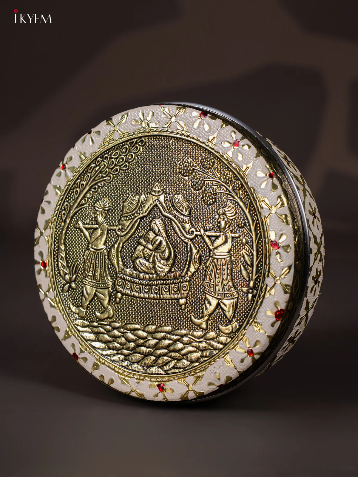 White Meenakari Box with Oxidized Pallakku Design - 7 Inches - KI02140 - Image 4