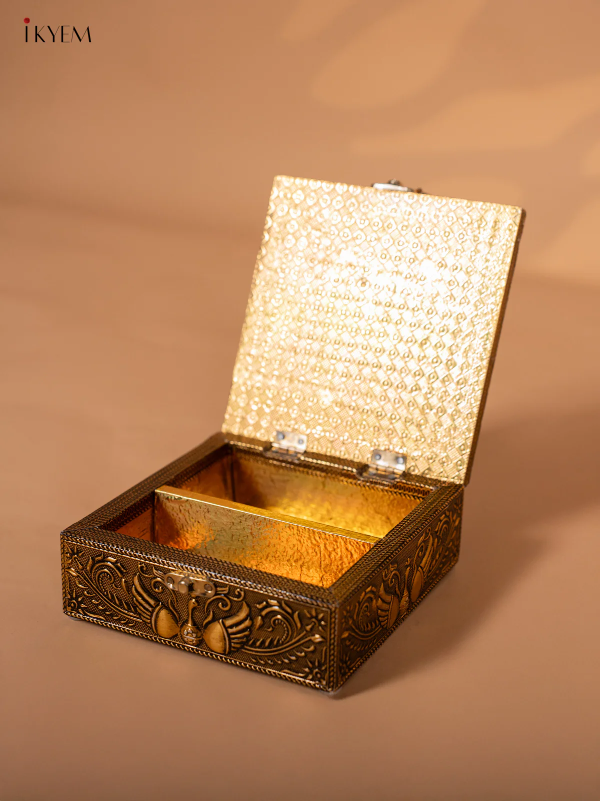 Elephant-Design Dryfruit Box - 6*6 Inch - KI03146 - Image 4